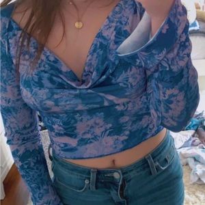 VERY CUTE SILK UO TOP